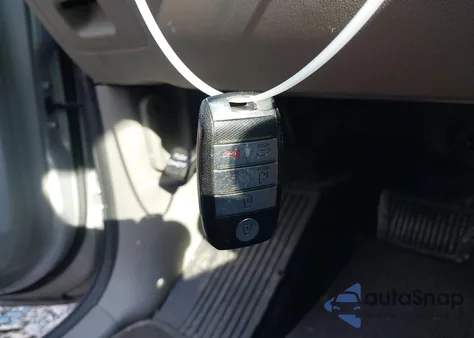 2018 Kia Sedona Lx from USA, damaged, VIN KNDMB5C17J6400584